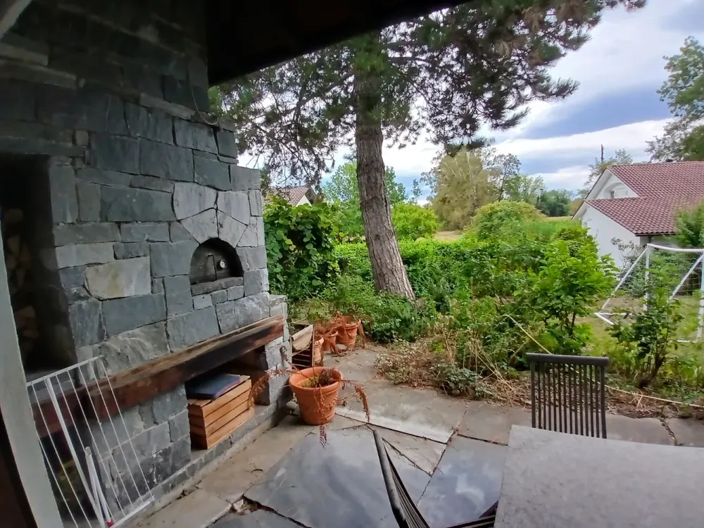Spacious 8-Room Apartment in Langenargen in a Two-Family House with Garden