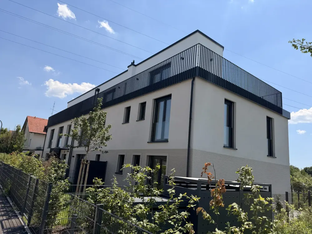 Exklusive 2-Zimmer-Neubauwohnung im Menzinger Duo, große Dachterrasse, Luxusküche mit Miele-Geräten
