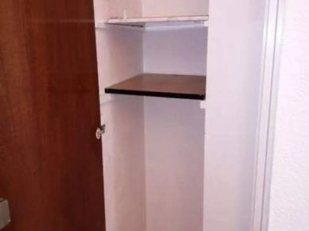 2 Zimmer Wohnung mit Balkon - U-Bahn vor der Haustüre