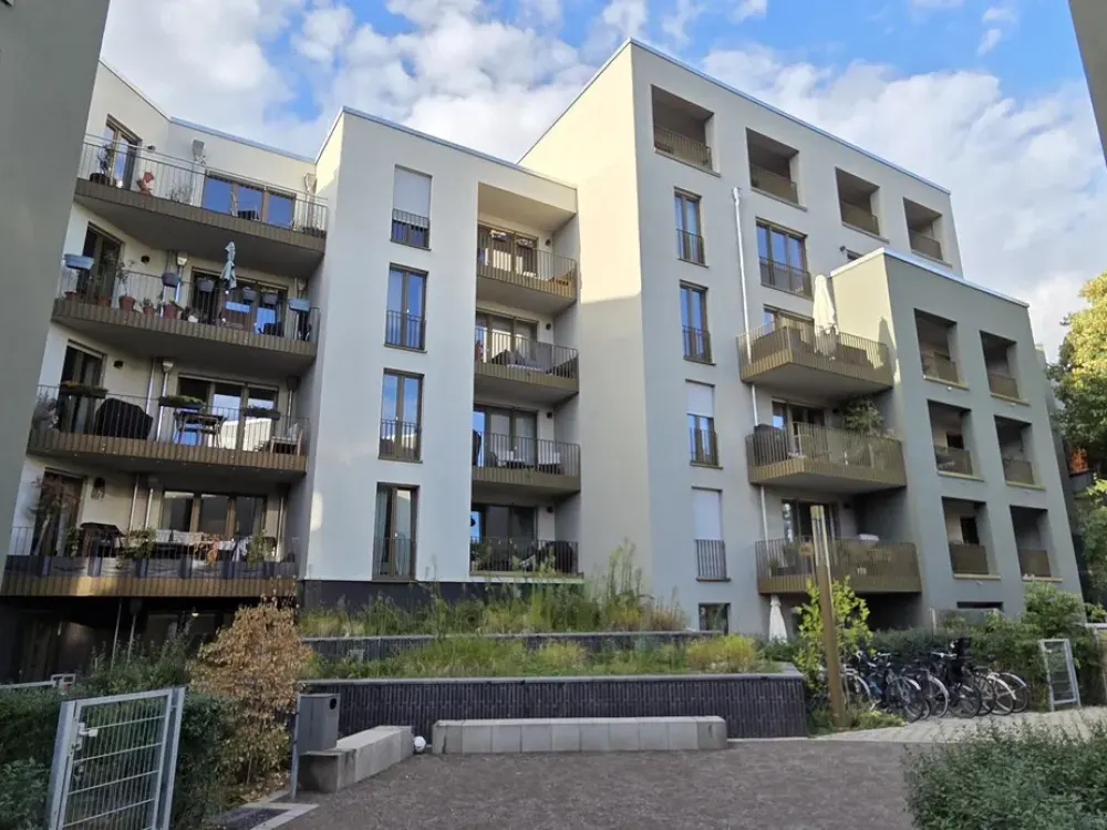 -- Neuehrenfeld -- Gehobene 3-Zi. Wohnung mit Balkon & Tiefgaragenstellplatz