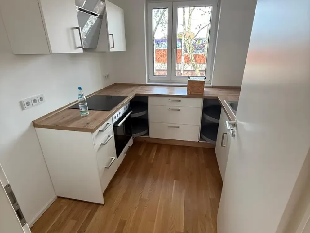 -- Neuehrenfeld -- Gehobene 3-Zi. Wohnung mit Balkon & Tiefgaragenstellplatz