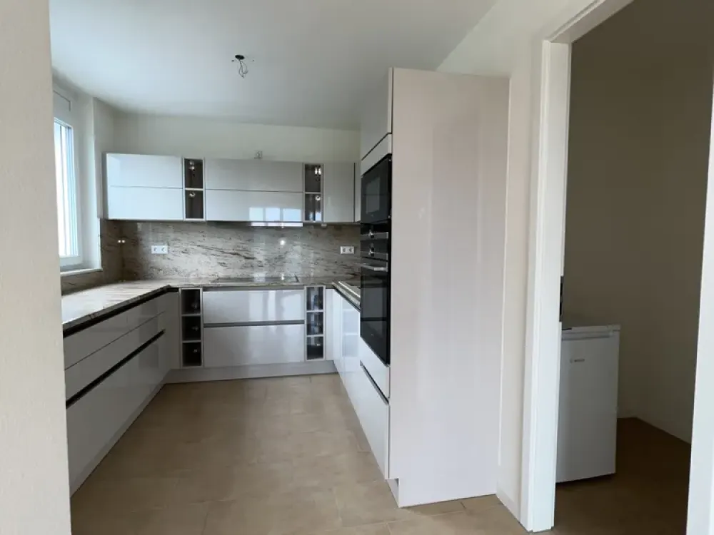 Barrierefreie Wohnung mit großer Terrasse und Einbauküche