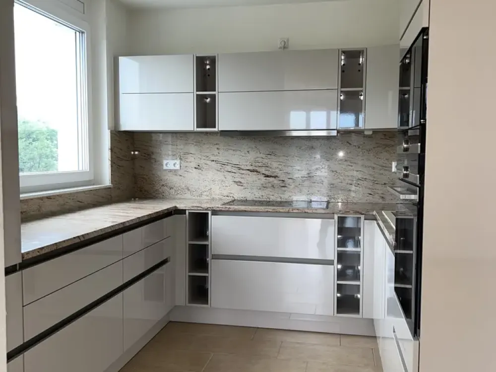 Barrierefreie Wohnung mit großer Terrasse und Einbauküche