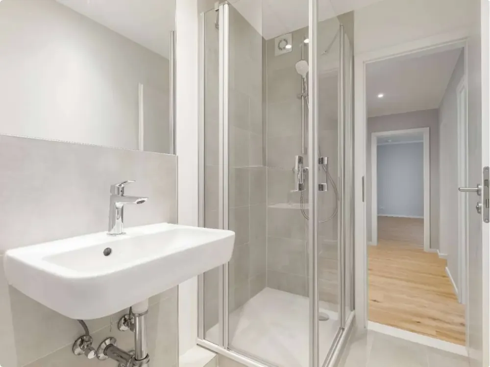 Rundum-Sorglos-Paket auf 53 m²: 2-Zi.-Whg. mit Einbauküche, Balkon und Parkplatz
