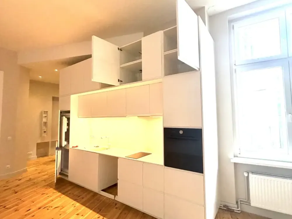 Wunderschöne Altbauwohnung mit Balkon in bester Lage