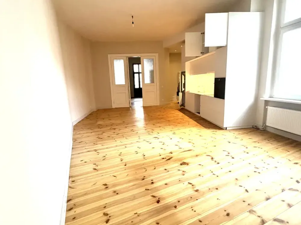 Wunderschöne Altbauwohnung mit Balkon in bester Lage