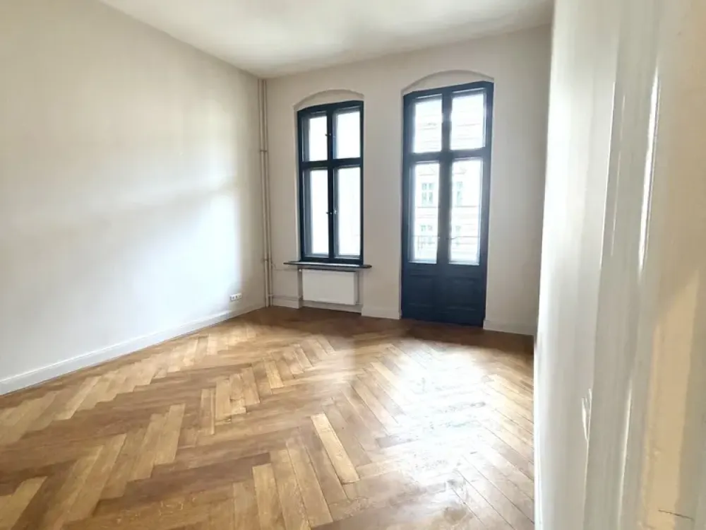 Wunderschöne Altbauwohnung mit Balkon in bester Lage