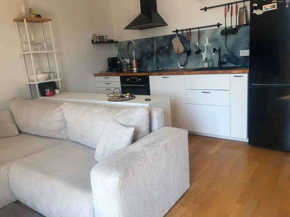 Bilk: Attractive 3-Zimmer-Wohnung (66 m²) mit Einbauküche & Tiefgaragenstellplatz