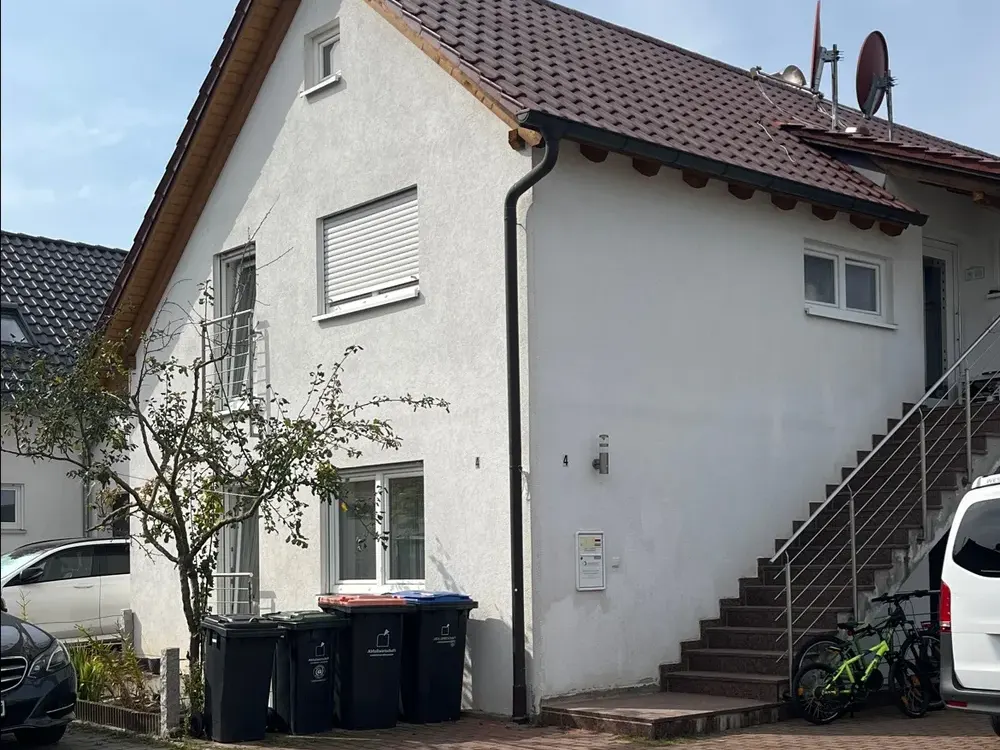 Modernisierte Wohnung mit zwei Zimmern und EBK in Rutesheim