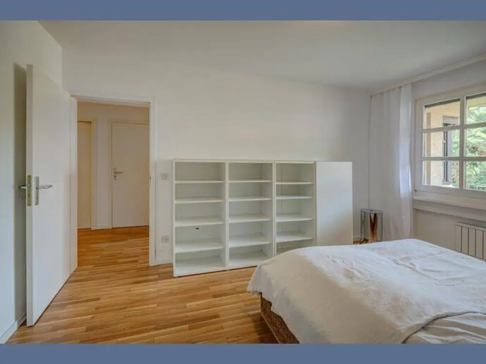 Möbliert: Helle 2-Zimmer Wohnung in M-Thalkirchen