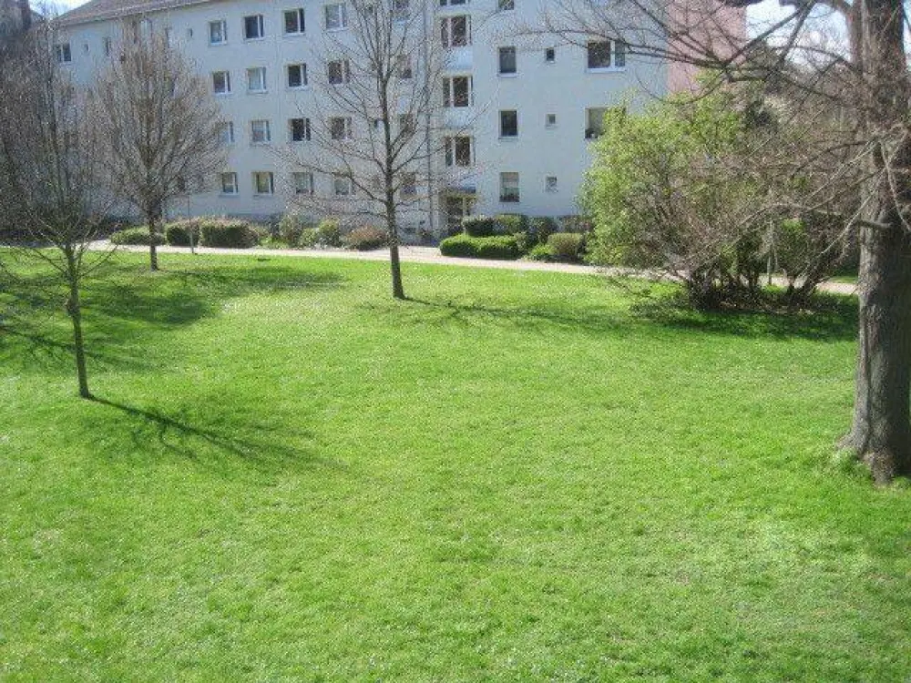 Top ! Sanierte /Renovierte 3-Zimmer-Citywohnung in grüner Lage