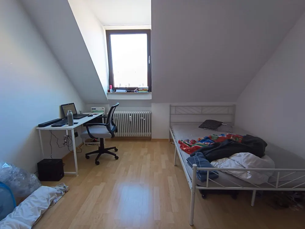 **2 Furnished Room in a 3-Room Apartment