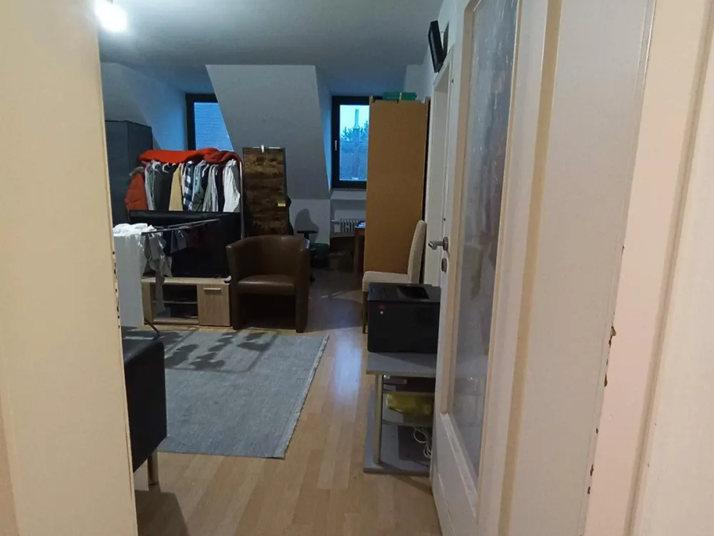 **2 Furnished Room in a 3-Room Apartment