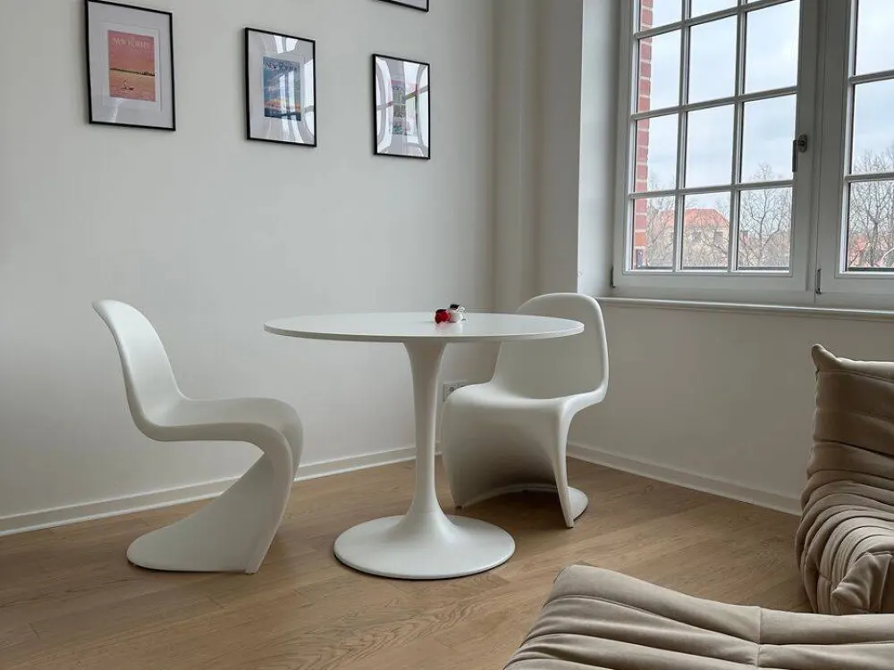 Frisch modernisiertes Apartment mit Design Möbeln