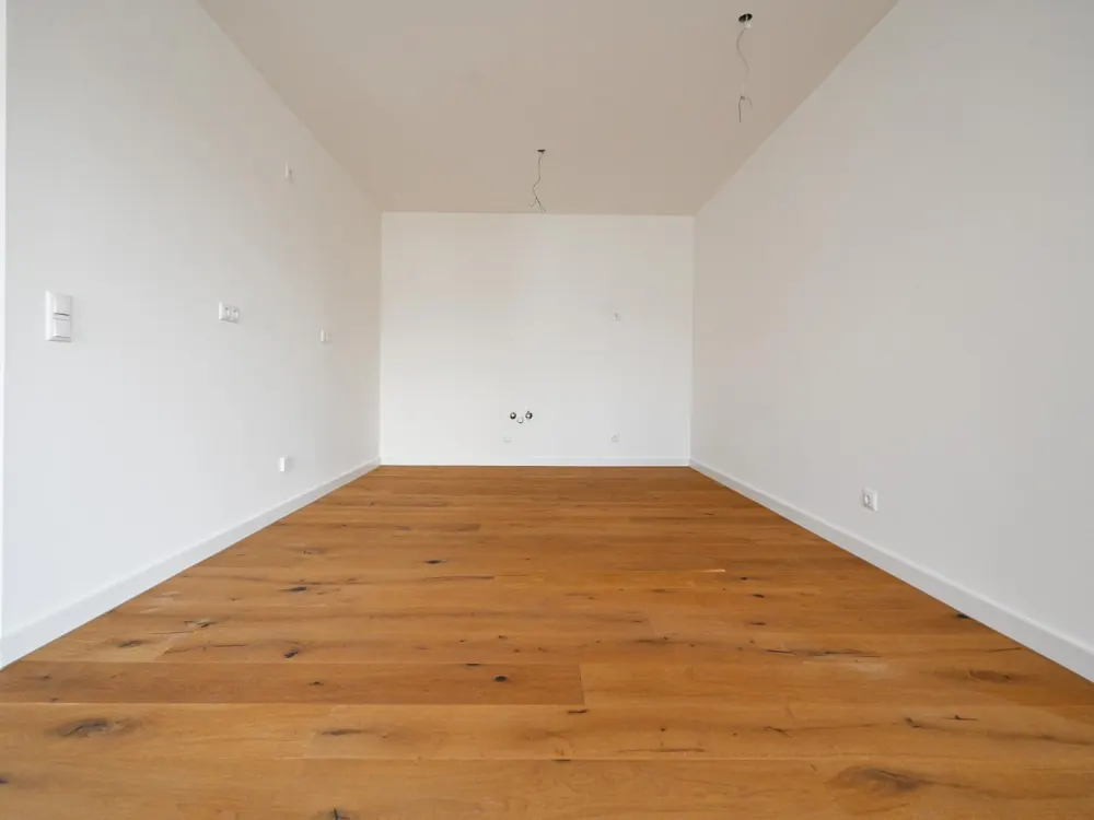 Neubau - Erstbezug geräumige 2 ZKB Balkon + Abstellraum