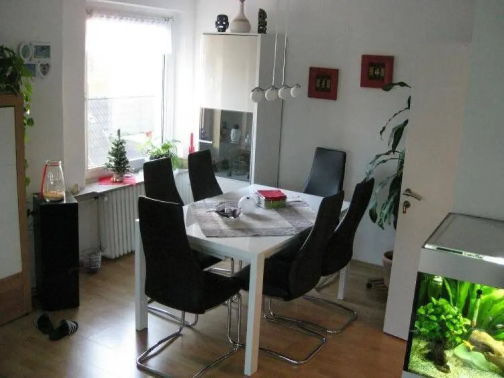 Bright spacious 2-room apartment with 23 sqm roof terrace (southwest) in a quiet 4-family house