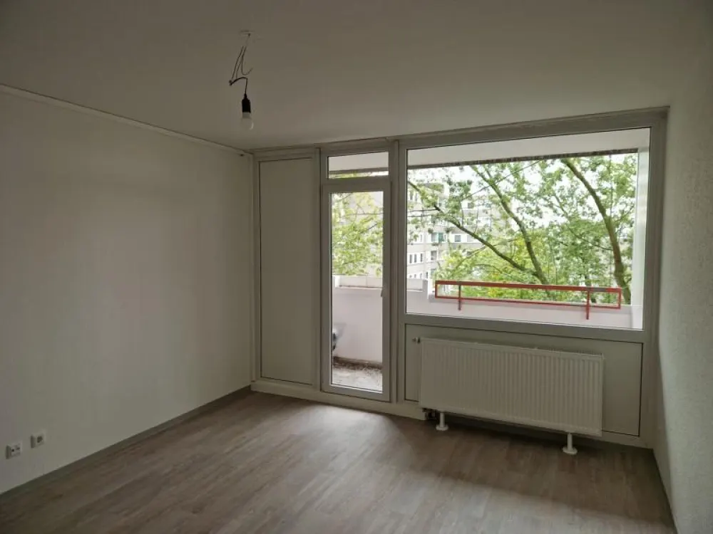 Die gefällt mir: günstig geschnittene und renovierte 2-Zimmer-Wohnung mit Balkon!