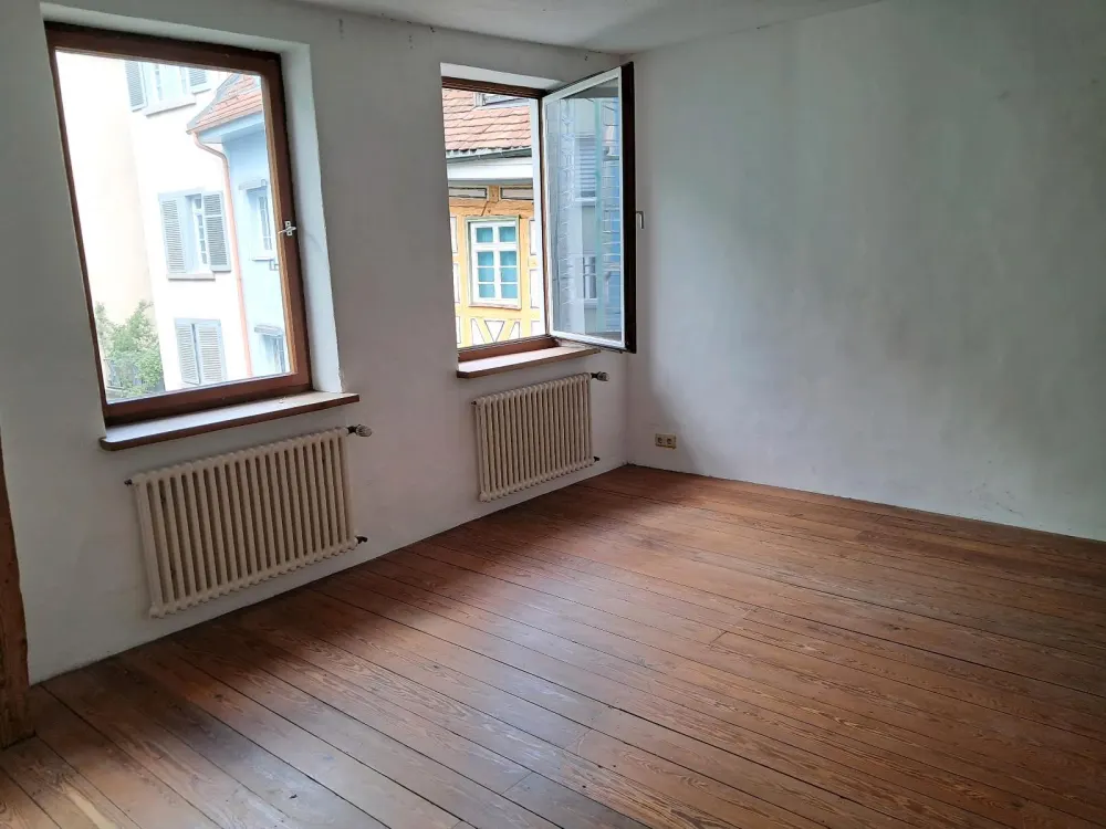 Große 3-Zimmer-Altbauwohnung in Esslingen