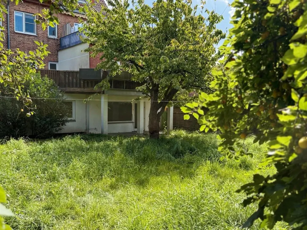 4-Zimmer-Wohnung, 400 m² Privatgarten-Reihenhausgefühl in Rostock