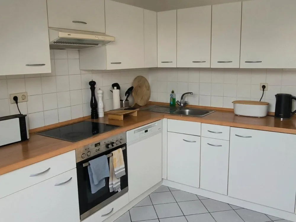 ZWISCHENMIETE in Gerresheim für 3-6 Monate