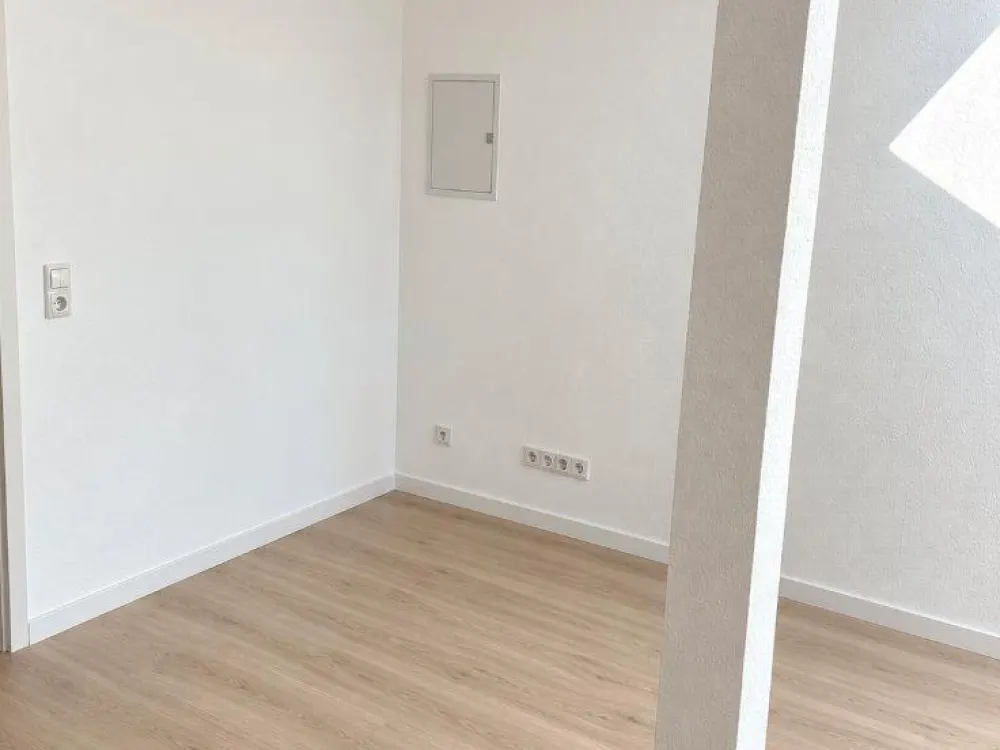 Helle, frisch renovierte 1-Zimmer-DGW mit EBK in L-Stötteritz