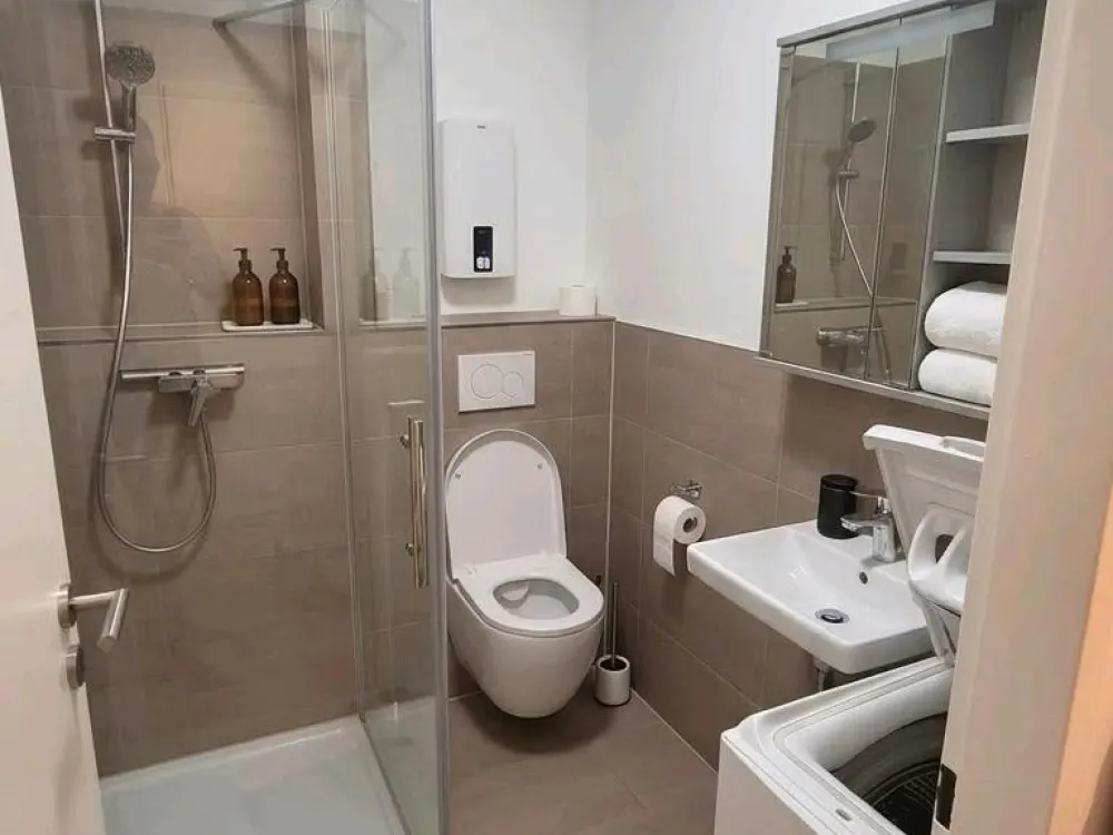 Möbilierte 2 Zimmerwohnung in Düsseldorf Oberrath