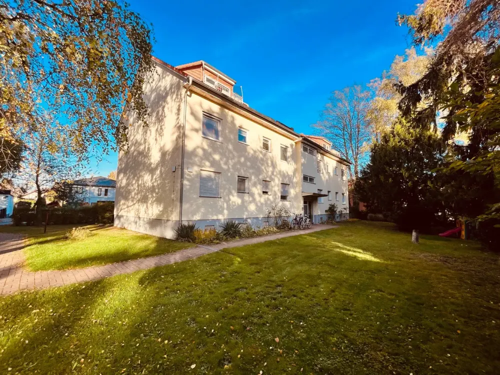 **Besichtigung: DO.10.09.26 um 17:15 Uhr** Helle Balkon-Whg in ruhiger Lage!