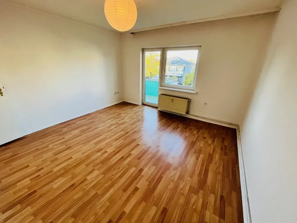**Besichtigung: DO.10.09.26 um 17:15 Uhr** Helle Balkon-Whg in ruhiger Lage!