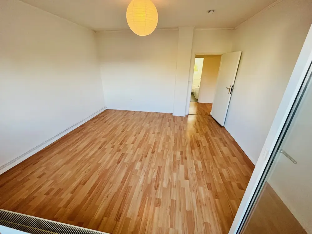 **Besichtigung: DO.10.09.26 um 17:15 Uhr** Helle Balkon-Whg in ruhiger Lage!