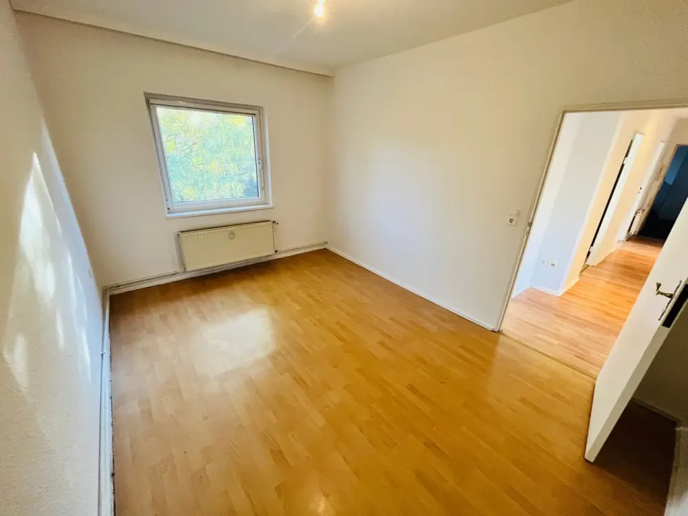 **Besichtigung: DO.10.09.26 um 17:15 Uhr** Helle Balkon-Whg in ruhiger Lage!