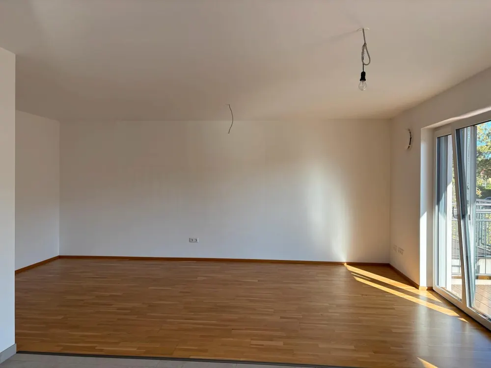 Schöne, helle zwei Zimmer Wohnung