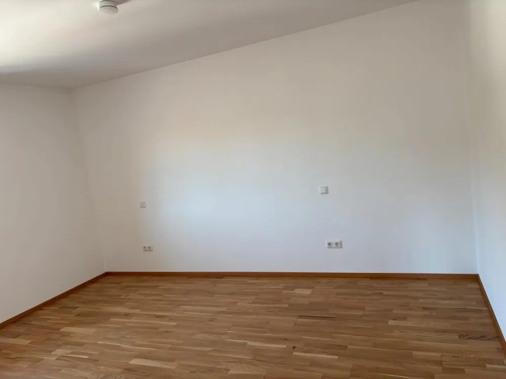 Schöne, helle zwei Zimmer Wohnung