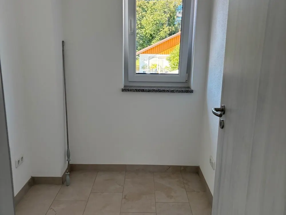 Schöne, helle zwei Zimmer Wohnung