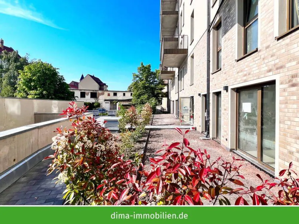 ERSTBEZUG! EG-Maisonette mit großer Terrasse, Vollbad, Gäste-WC, AR, Rollläden, Tiefgarage u.v.m.