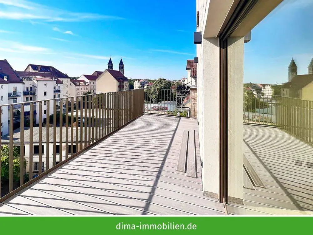ERSTBEZUG! EG-Maisonette mit großer Terrasse, Vollbad, Gäste-WC, AR, Rollläden, Tiefgarage u.v.m.