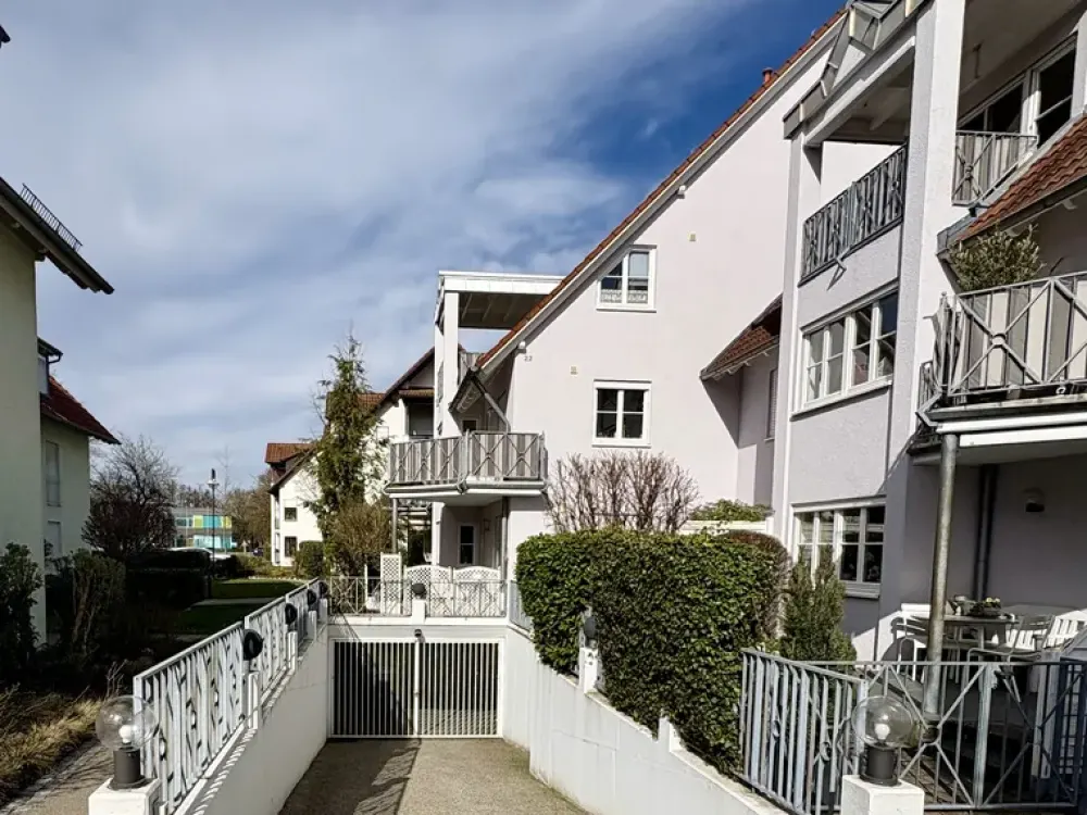 Schicke 2 Zimmer Dachgeschosswohnung mit Balkon