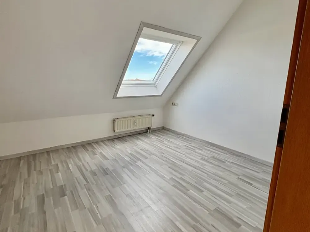 Schicke 2 Zimmer Dachgeschosswohnung mit Balkon