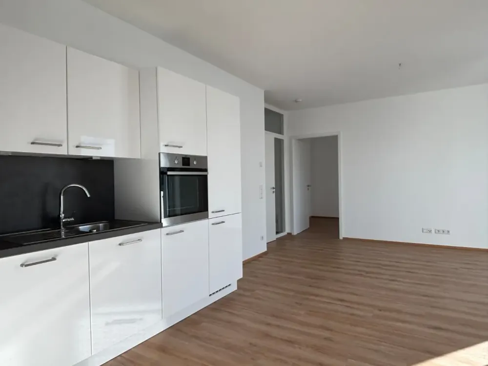 Moderne 2 Zimmer Wohnung mit Balkon und Einbauküche!