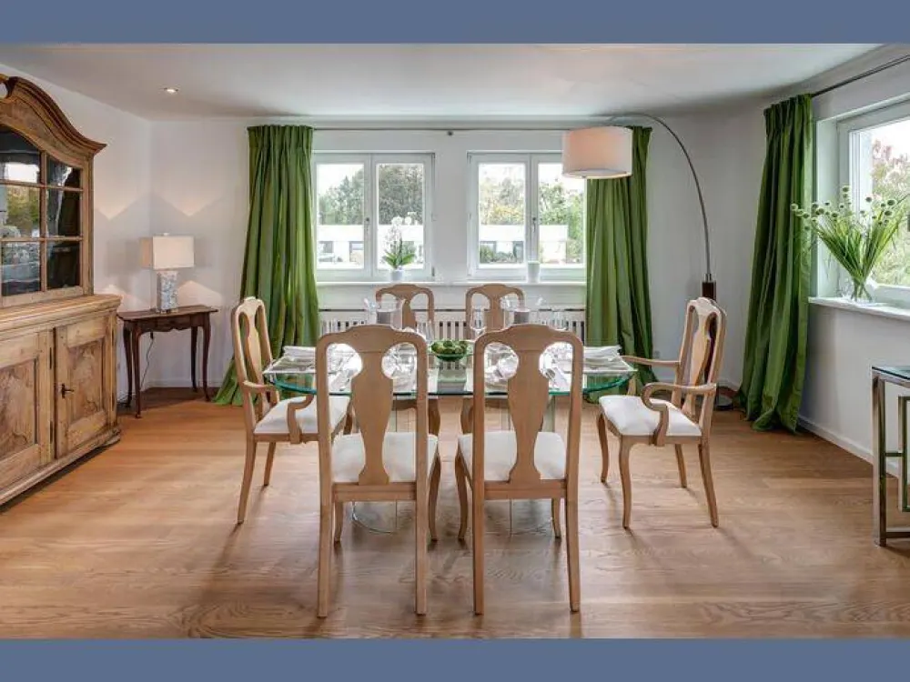 Möbliert: Premiumwohnung mit Dachterrasse