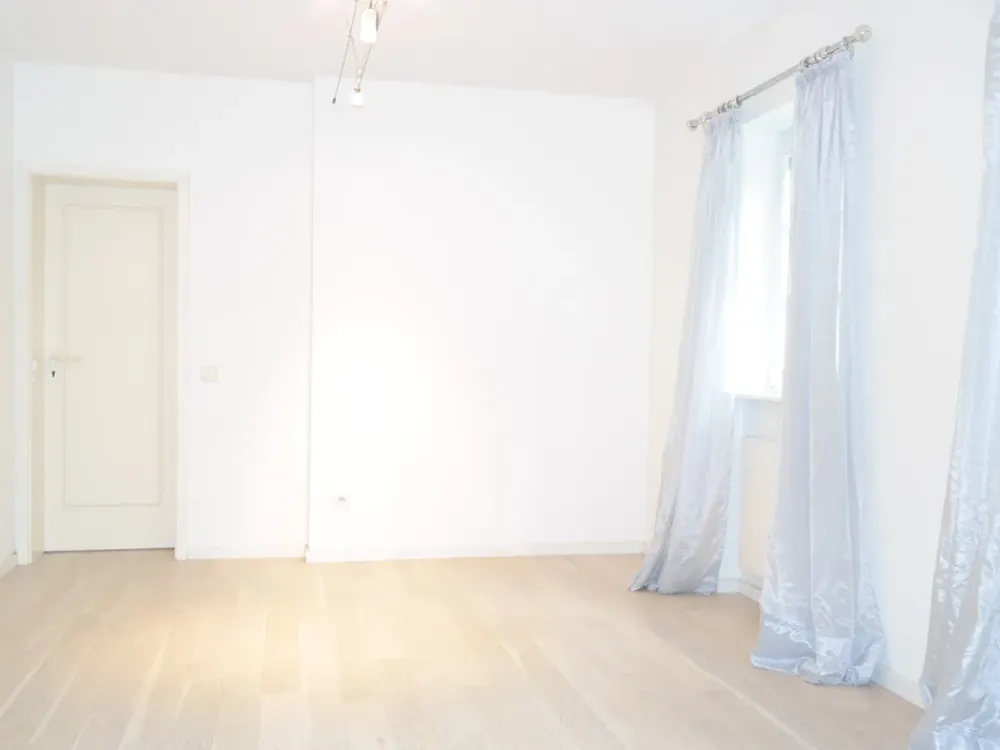 Exklusive 2-Zi-Einliegerwohnung in bester Wohnlage am Bopser