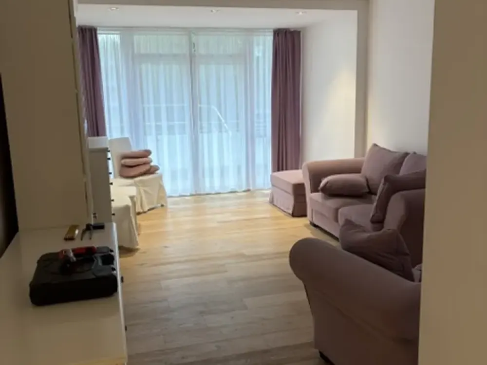 Exklusive und seniorengerechte 2 ½ -Zimmer-Whg mit Balkon und hochwertiger Einbauküche in SG Wald