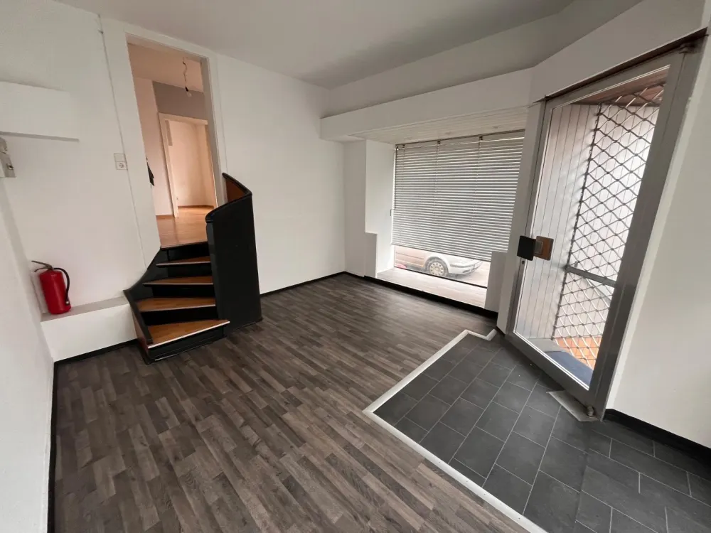 3-Zimmer-Geschäftswohnung mit flexibler Nutzung als Wohnung/Büro