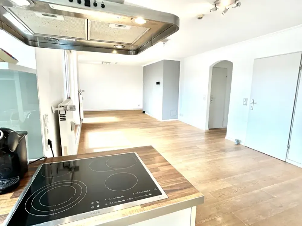 Historischer Altbau in Oberkassel: 3-Zimmer-Maisonette-Wohnung