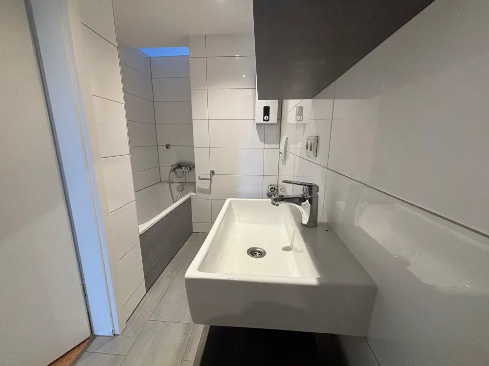 Helle 2-Zimmer-Wohnung mit sonnigem Balkon