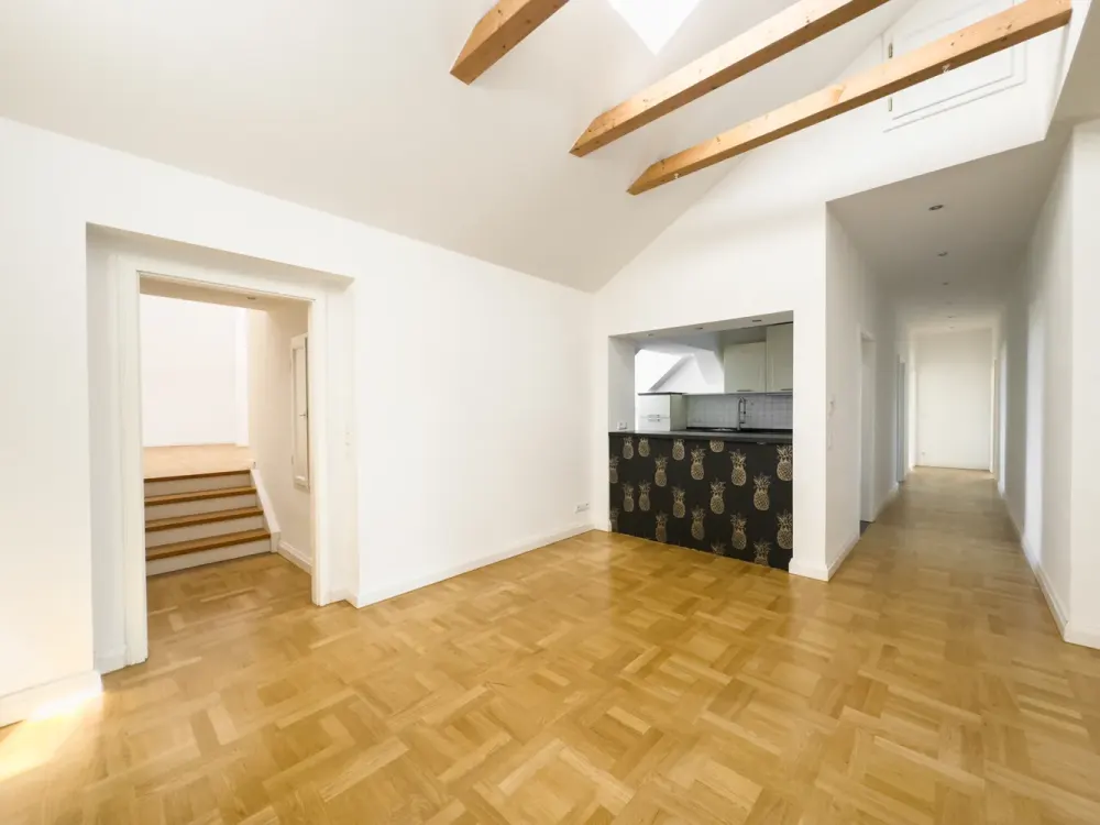 Wohntraum mit Seeblick! 5-Raum-DG-Maisonette mit Lift, Kamin, XL-Carport, EBK, Sauna u.v.a.m.