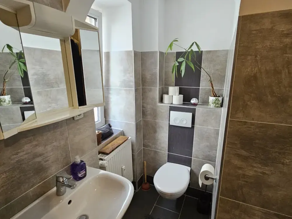 Großzügige und helle 1 Zimmer Wohnung mit Kinzigblick