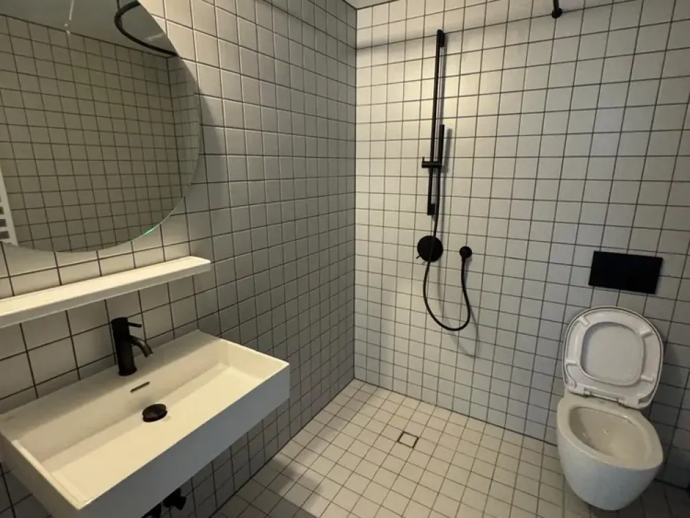 Wohnen mit Charakter: 3-Zimmer-Wohnung in Kaulsdorf