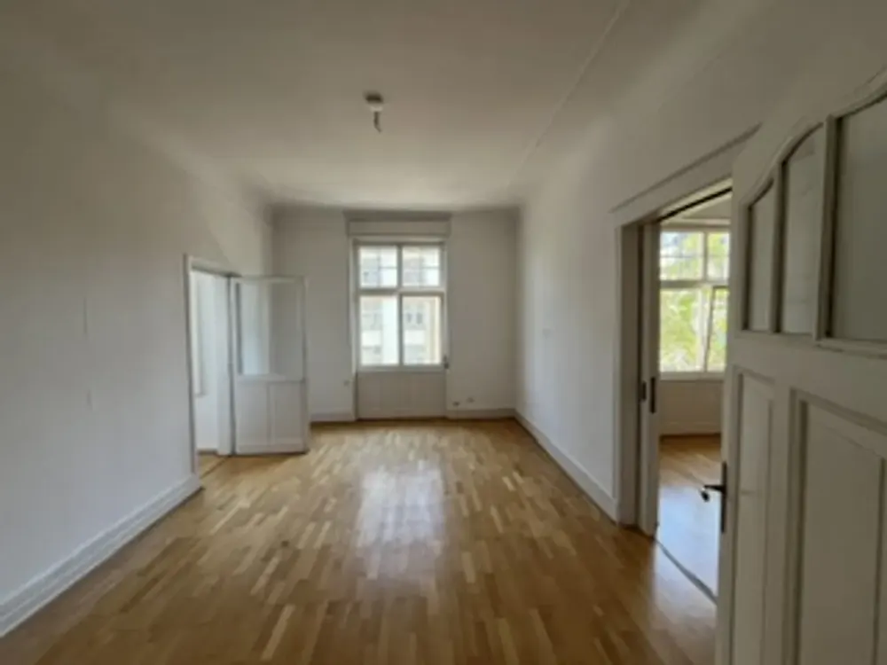 Modernisierte 4-Zimmer-Wohnung im Nordend-West WG-geeignet