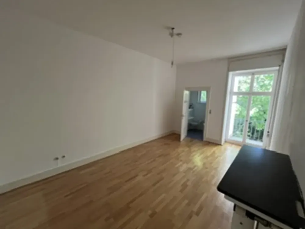 Modernisierte 4-Zimmer-Wohnung im Nordend-West WG-geeignet
