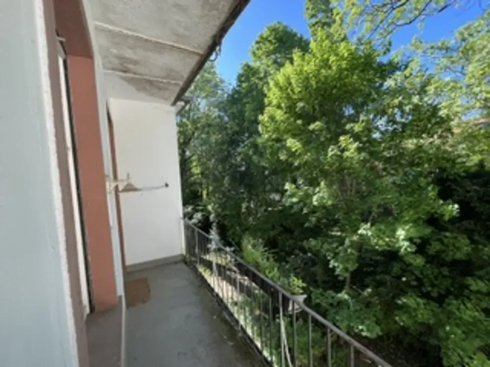 Modernisierte 4-Zimmer-Wohnung im Nordend-West WG-geeignet